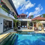Noco Luxury Villa Seminyak